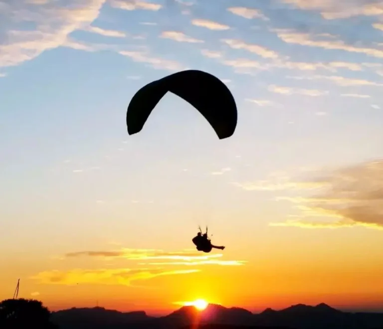 Best Time for Paragliding in Bir Billing