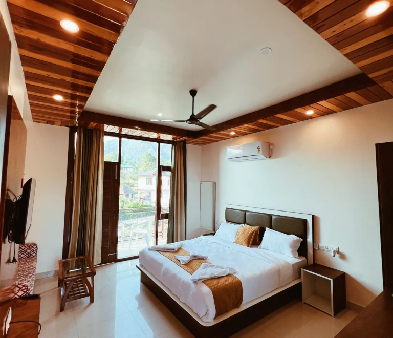 Room with modern amenities Bir