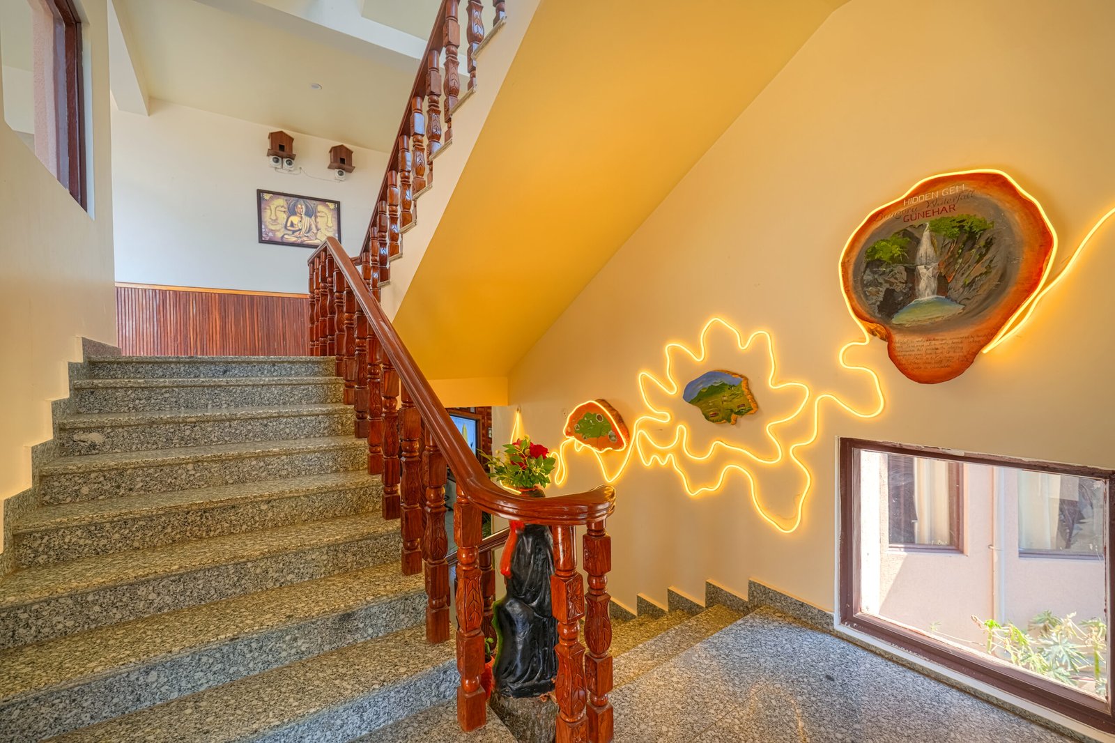 Explore Bir Billing: Paragliding, Waterfalls & Hotels